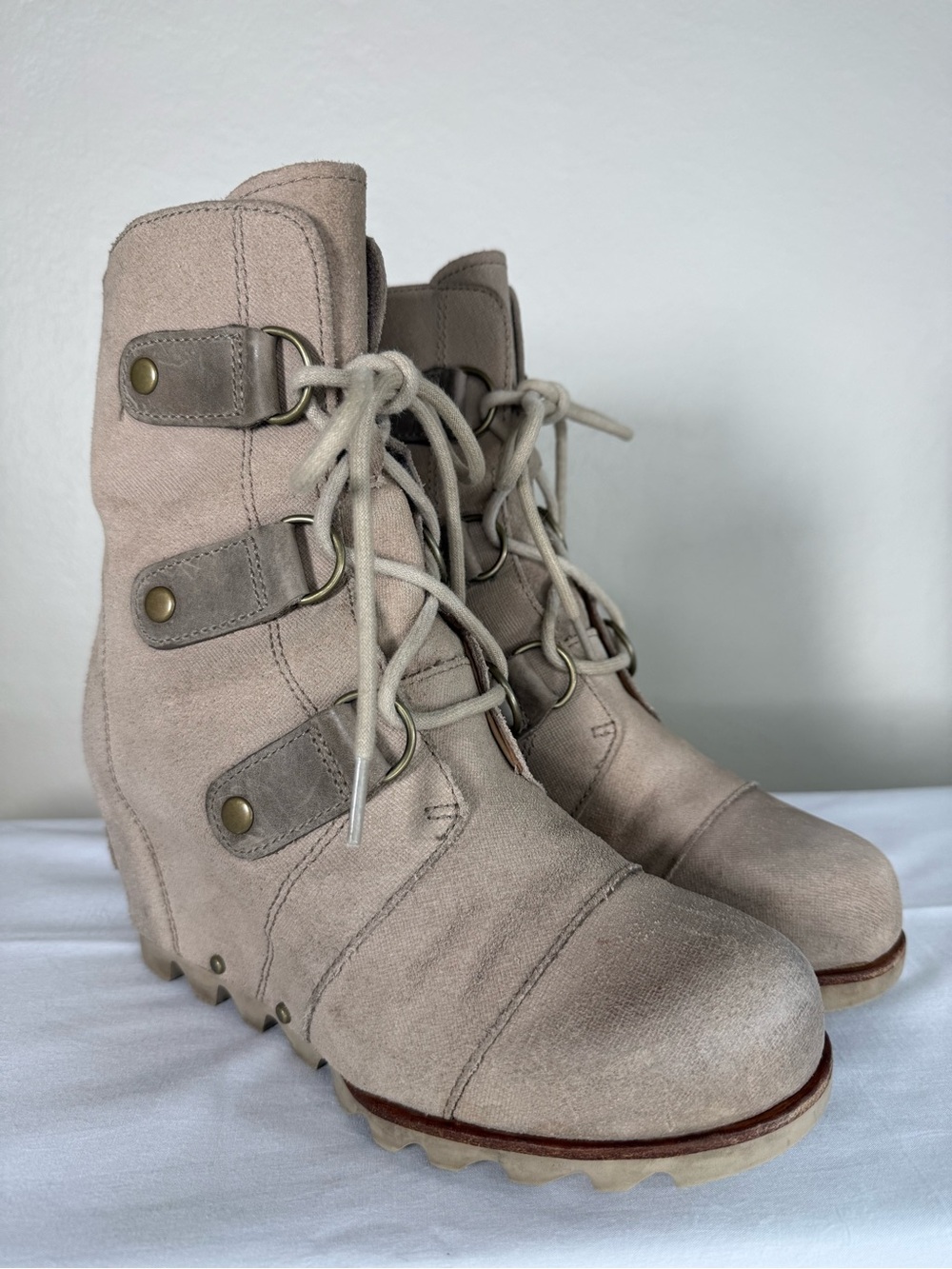 Sorel Joan of Arctic Wedge II Canvas & Leather Tan Mid-Ankle Boots Booties 6.5